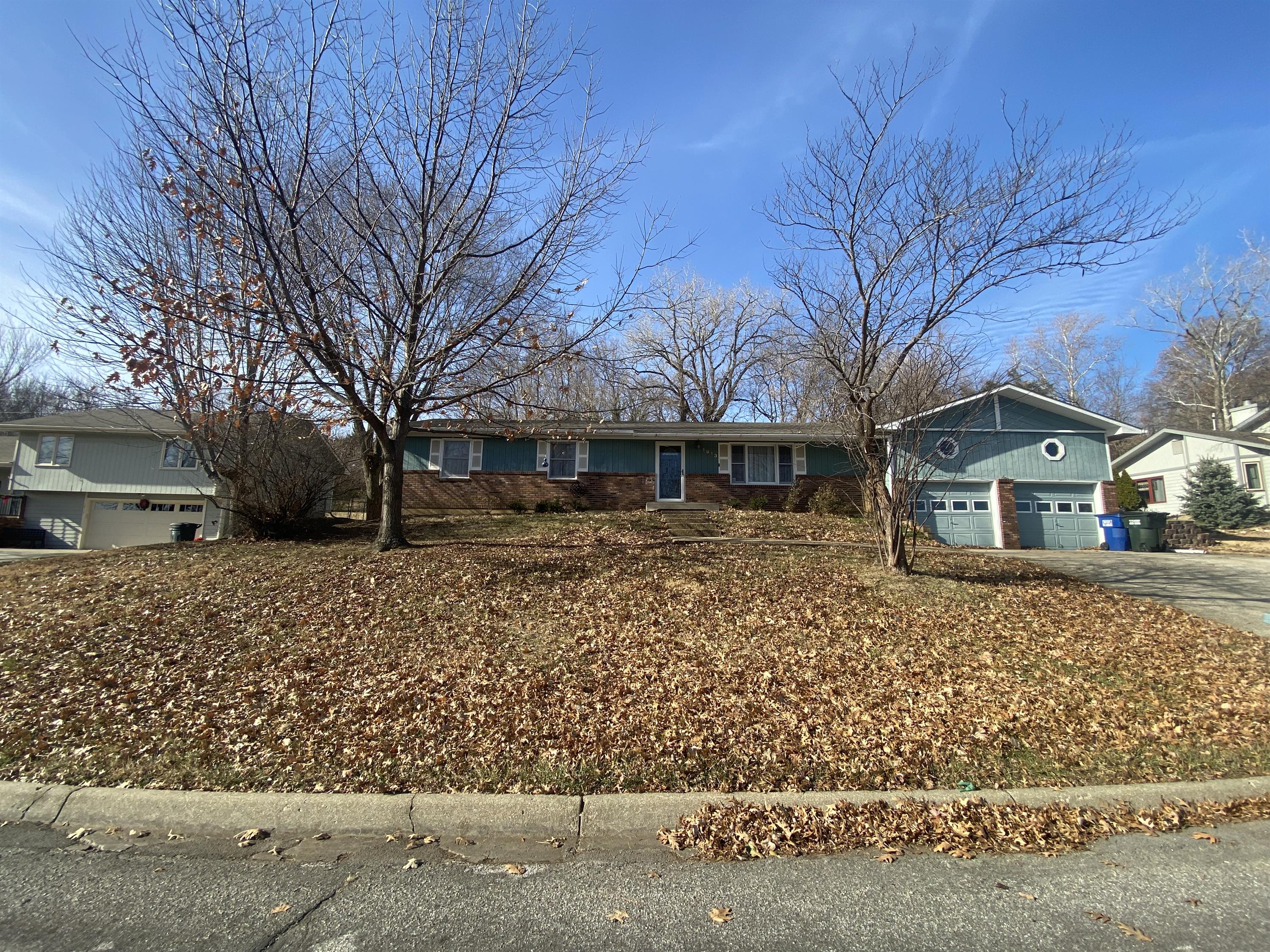 1913 Jenny Wren Road