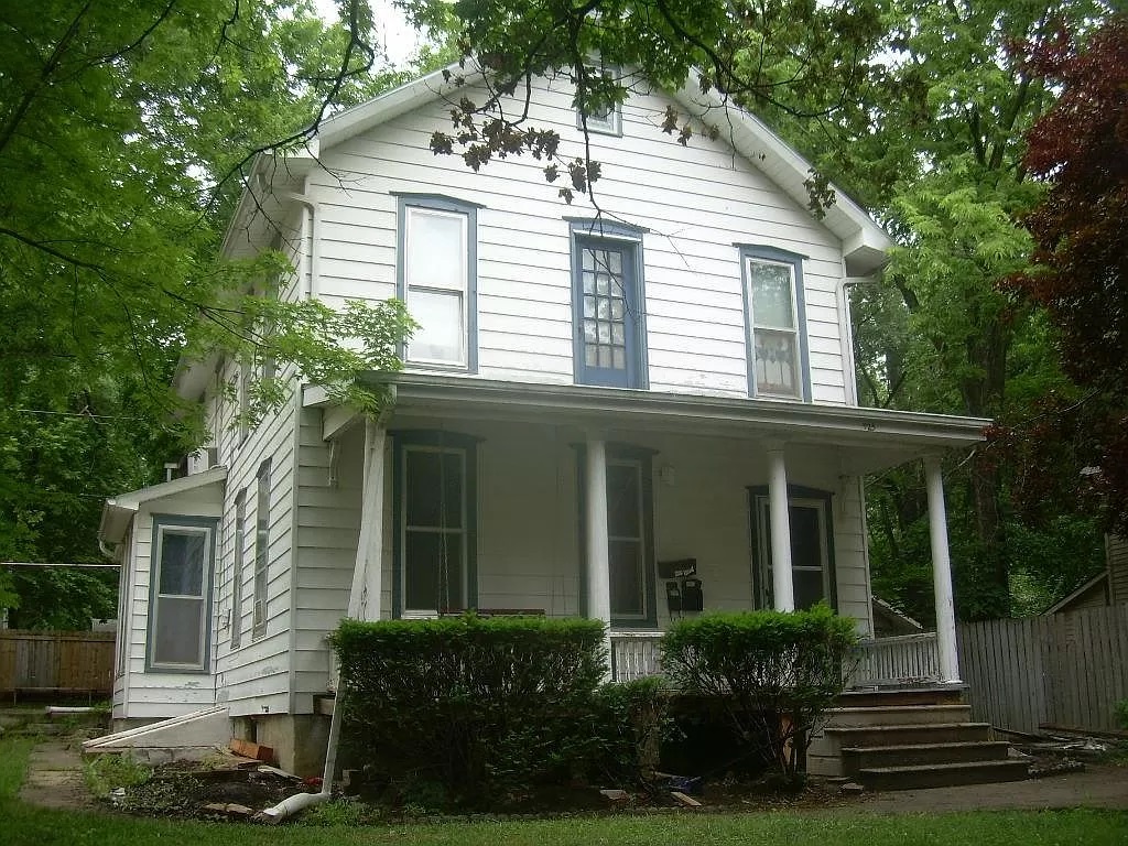925 Alabama Street - A